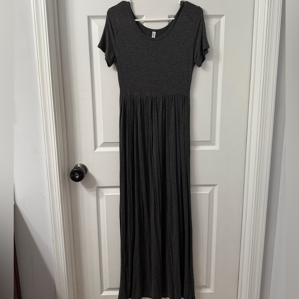 Elegant Grey Maxi Dress